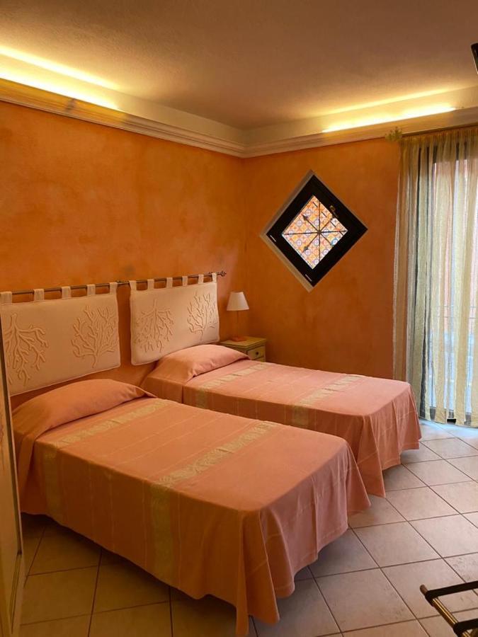 B&B Le Farfalle Palau Buitenkant foto