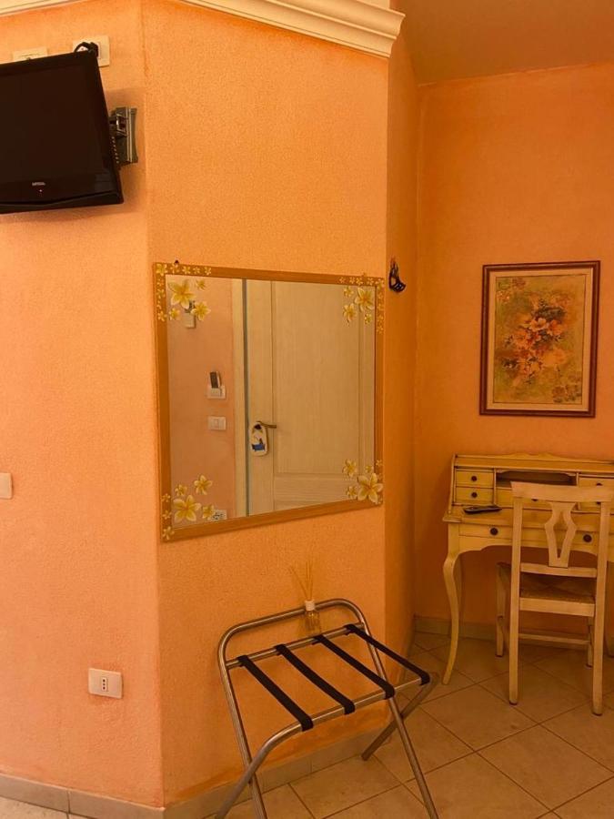 B&B Le Farfalle Palau Buitenkant foto