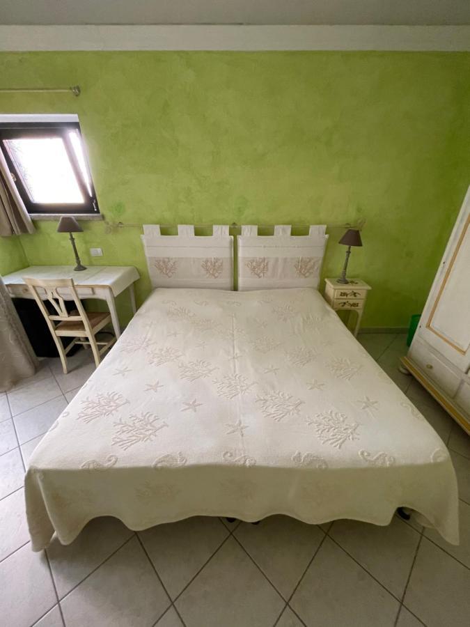 B&B Le Farfalle Palau Buitenkant foto