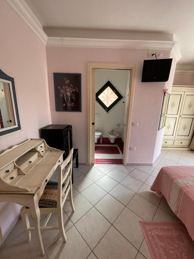 B&B Le Farfalle Palau Buitenkant foto