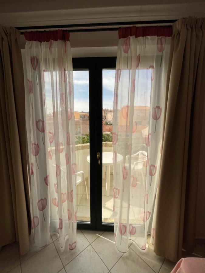 B&B Le Farfalle Palau Buitenkant foto