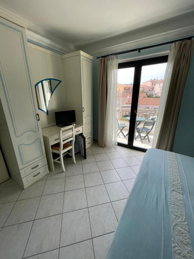 B&B Le Farfalle Palau Buitenkant foto