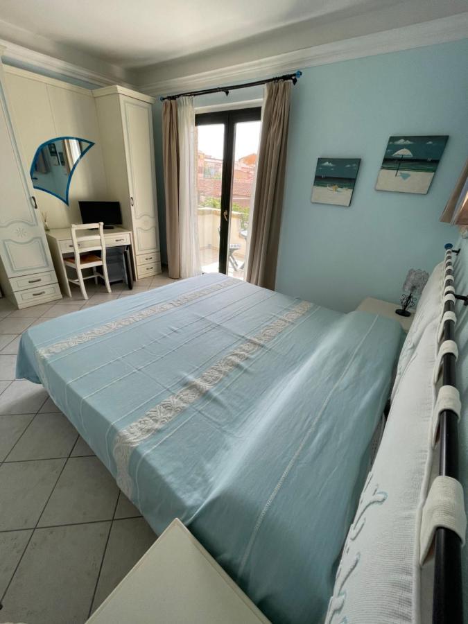 B&B Le Farfalle Palau Buitenkant foto
