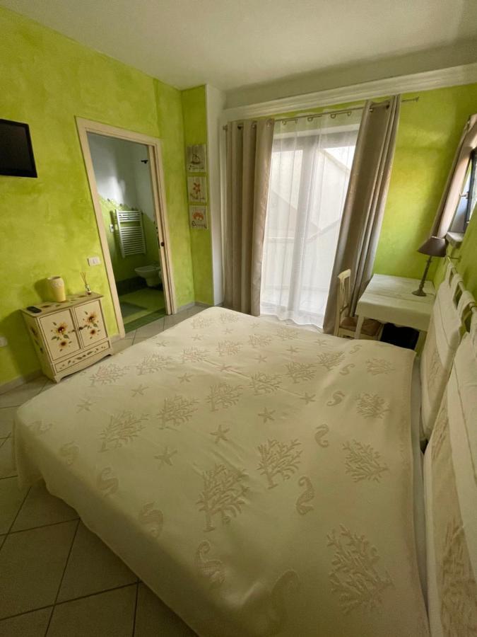 B&B Le Farfalle Palau Buitenkant foto