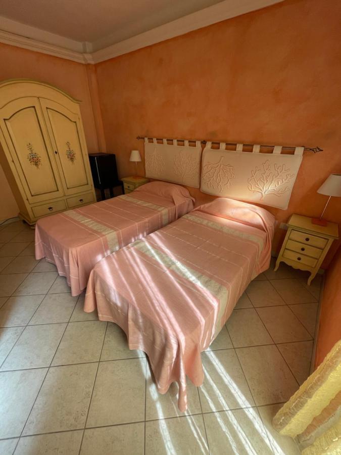 B&B Le Farfalle Palau Buitenkant foto