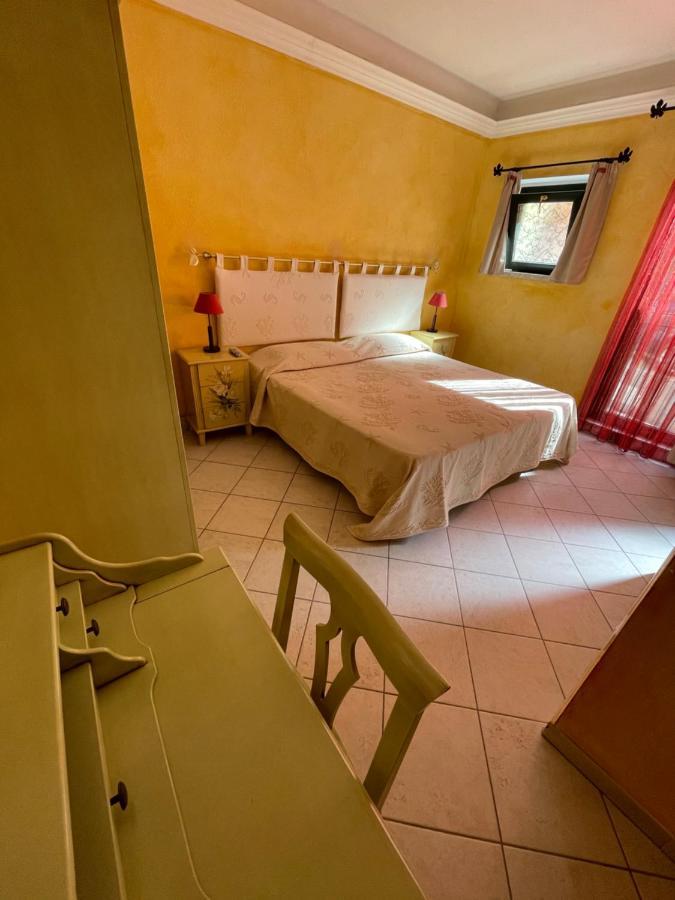 B&B Le Farfalle Palau Buitenkant foto