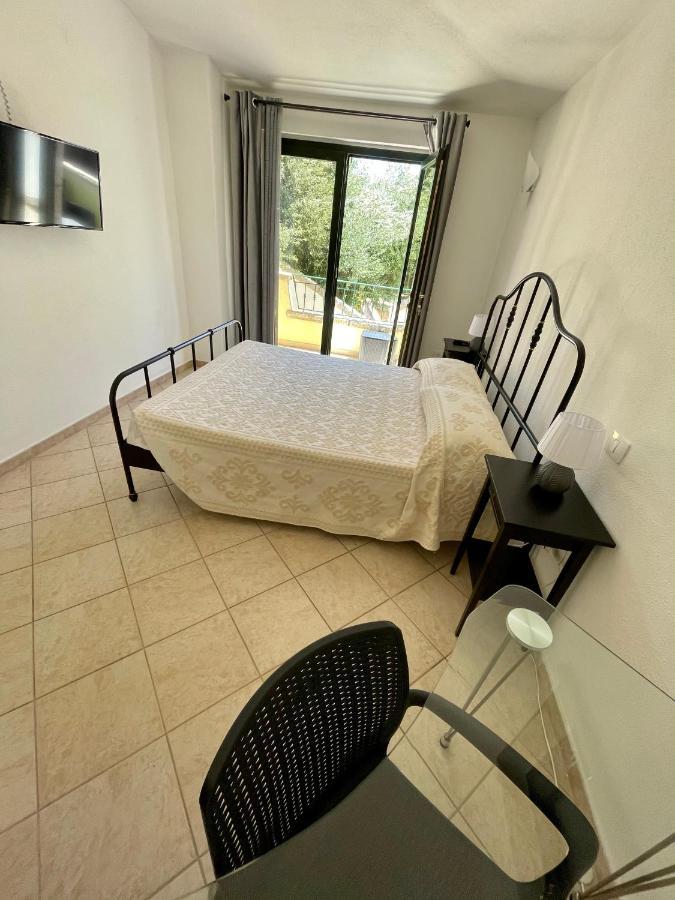 B&B Le Farfalle Palau Buitenkant foto
