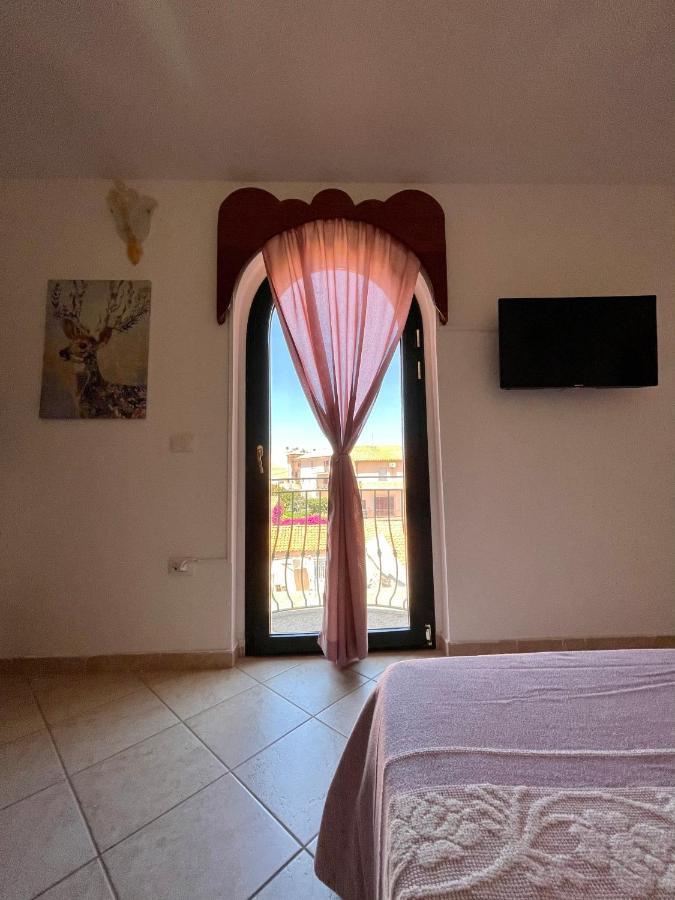 B&B Le Farfalle Palau Buitenkant foto