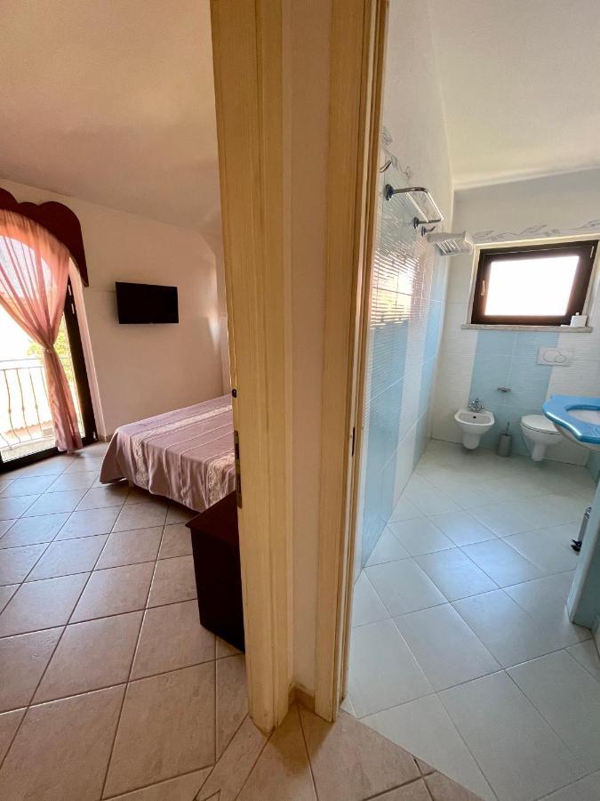B&B Le Farfalle Palau Buitenkant foto