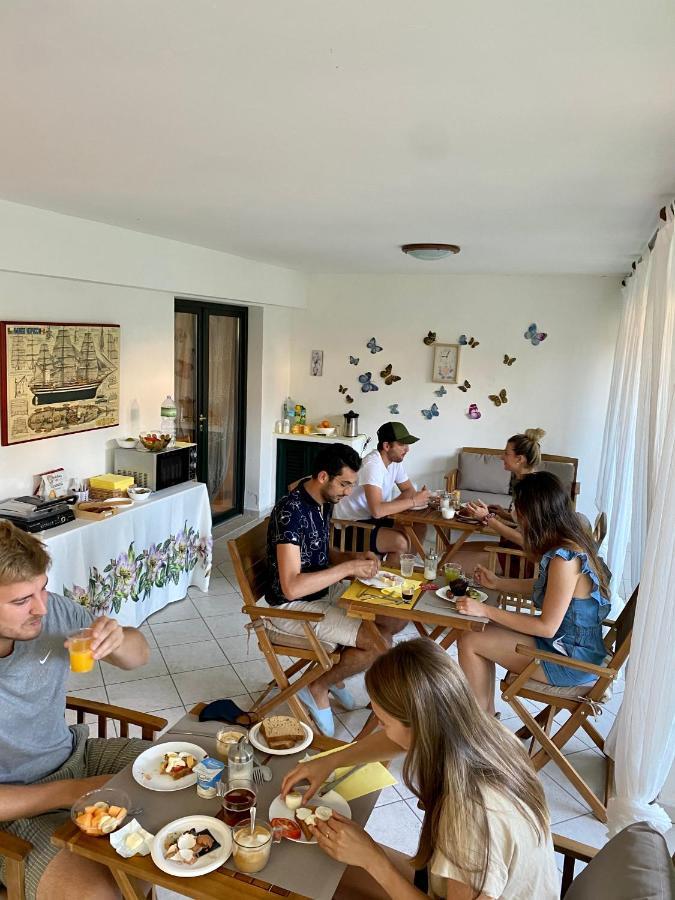 B&B Le Farfalle Palau Buitenkant foto